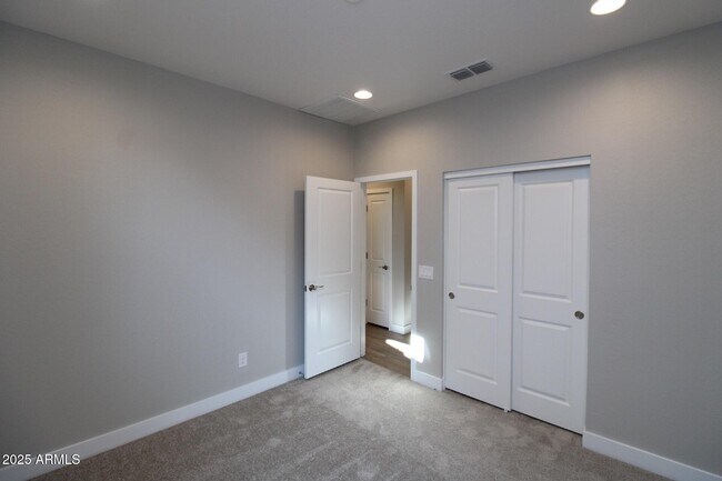 Building Photo - 5716 S Romano