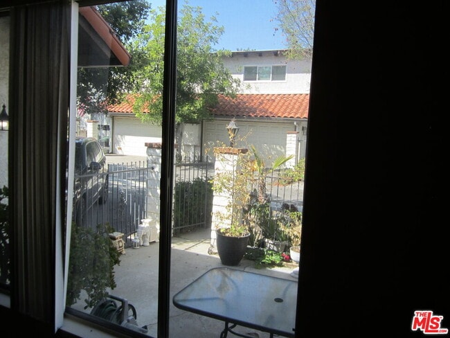 Building Photo - 5275 Colodny Dr