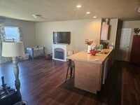 Building Photo - 414 8th Ave NW