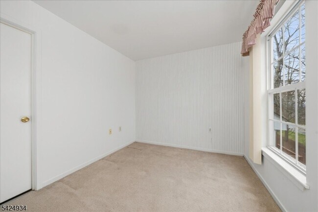 Building Photo - 5 Ajax Ct