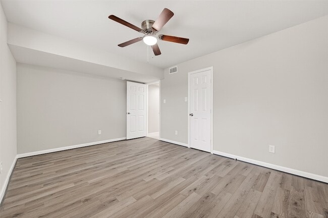 Building Photo - 7739 Antoine Dr