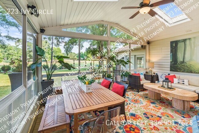 Building Photo - 223 Ivy Cir