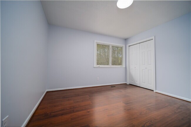 Building Photo - 102 McCall St