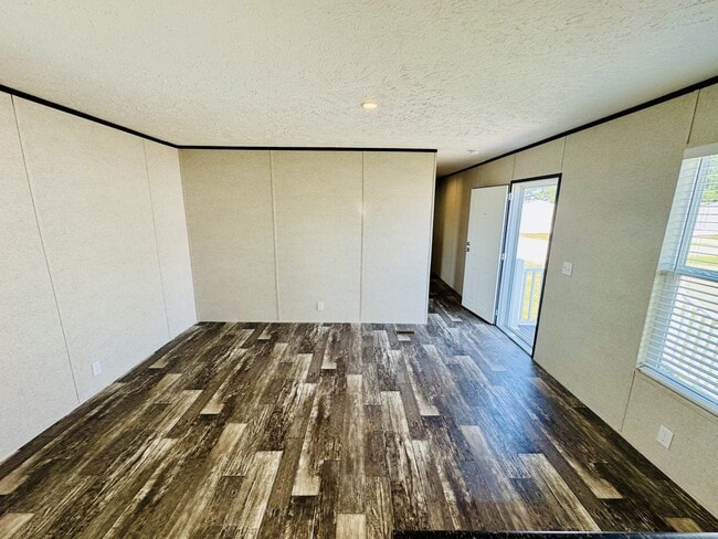 Building Photo - 123 Blissful Ct