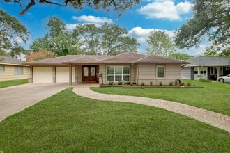 Building Photo - 3 BD / 2 BR Bellaire home on wooded lot!