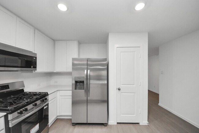 Building Photo - 13499 Sonali Springs Dr