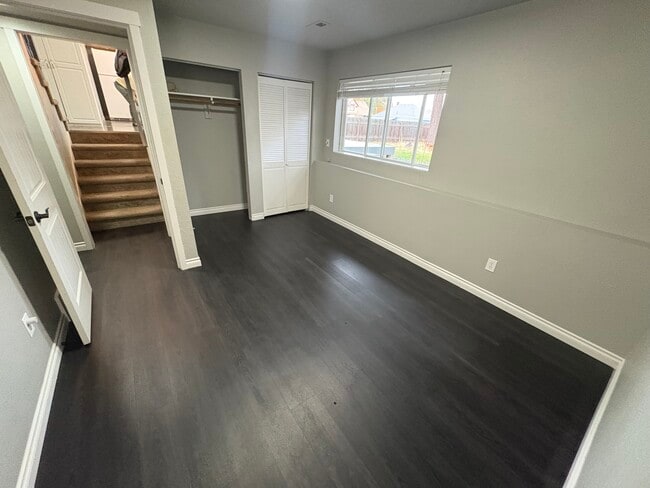 Building Photo - 1228 W Cleveland Ave