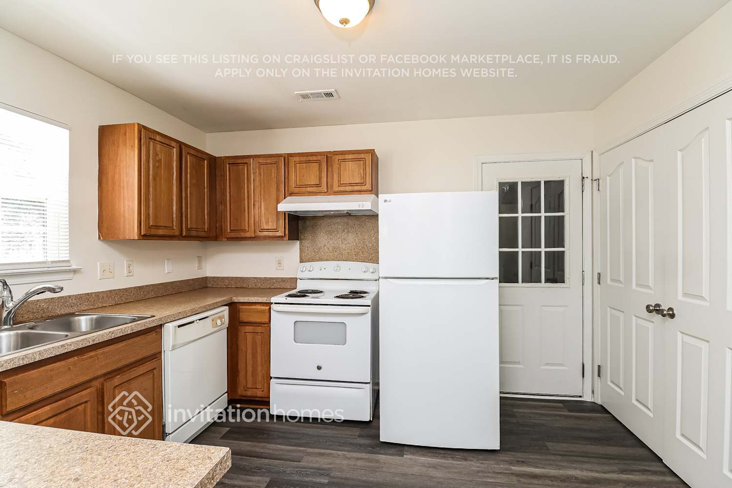 Building Photo - 214 Glencroft Dr