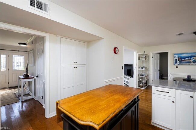 Building Photo - 2309 Rockingchair Ln