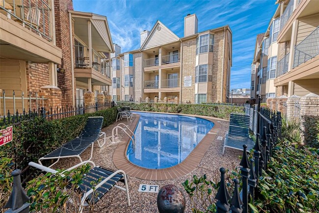 Primary Photo - 12550 Whittington Dr