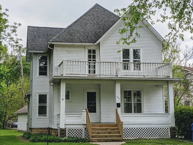 Primary Photo - 360 Augusta Ave