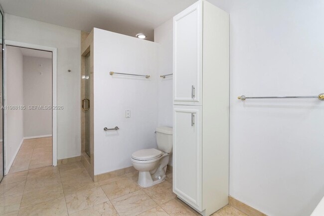 Building Photo - 2011 NE 211th St