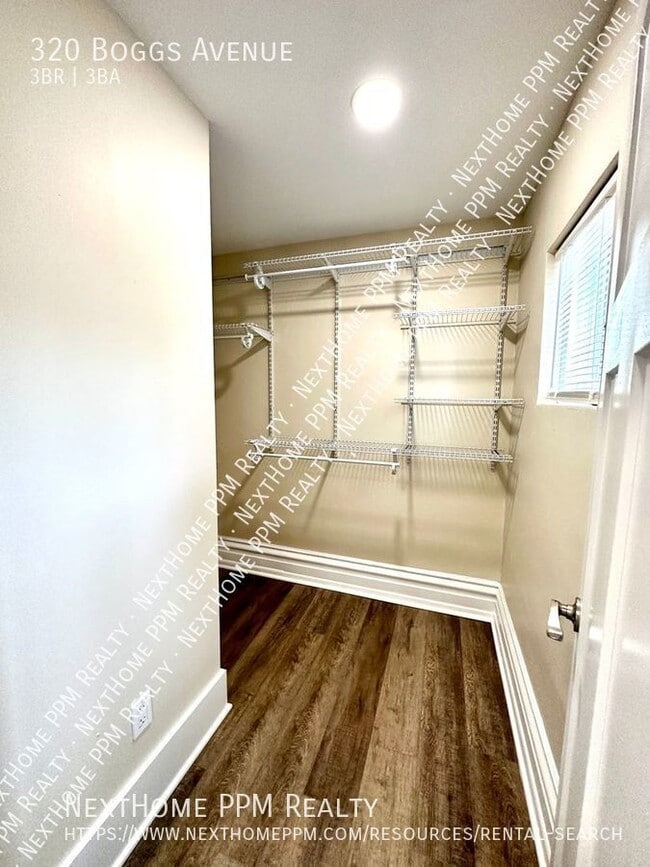 Building Photo - 320 Boggs Ave