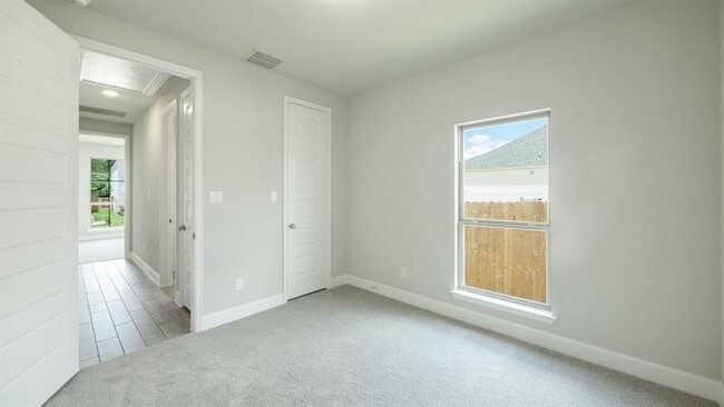Building Photo - 170 Plumbago Loop