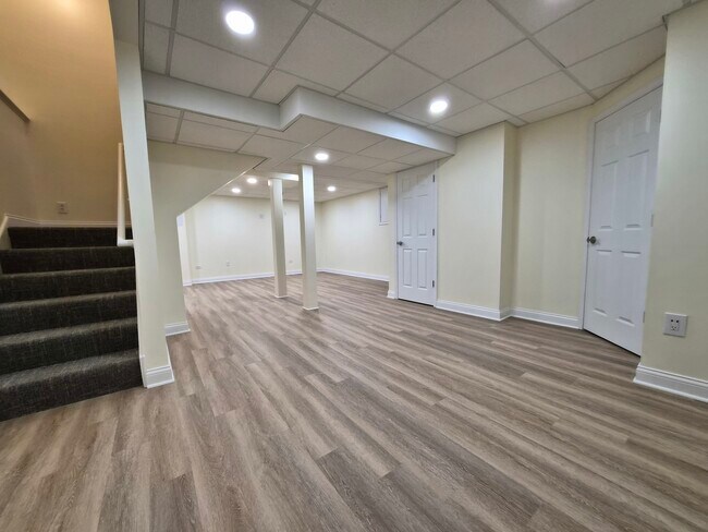 Building Photo - 2355 Shiloh Dr