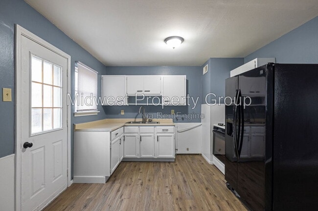 Building Photo - 1432 E Pitman Ave