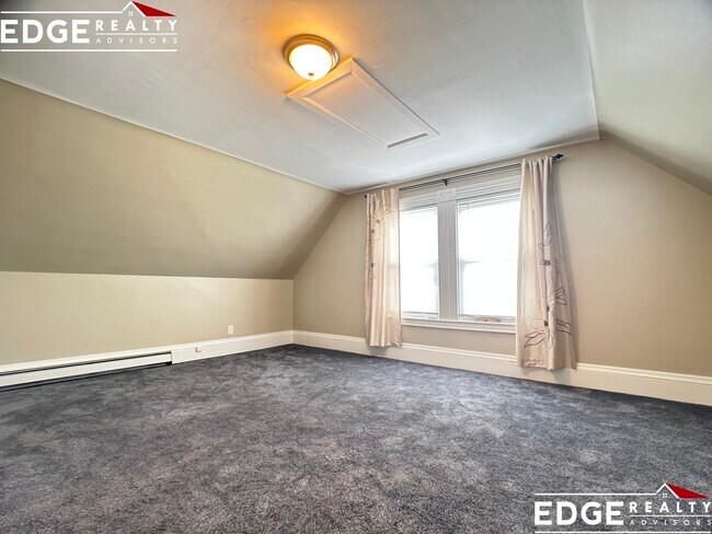 Building Photo - 19 Gordon St