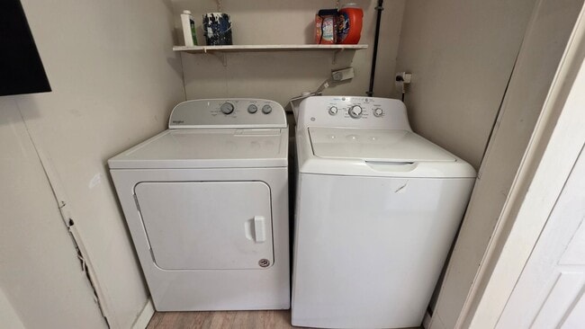 Building Photo - 145 N Kealy Ave