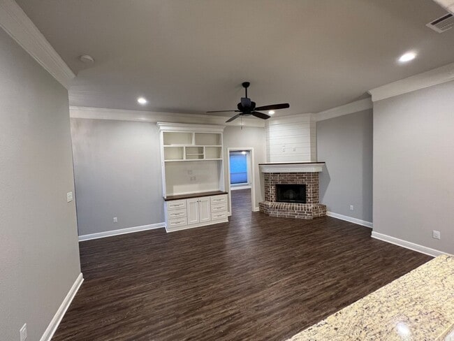 Building Photo - 5429 Meadow Ridge Dr