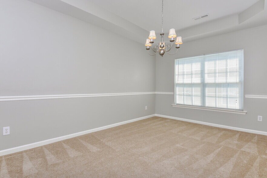Building Photo - 804 Red Oak Tree Dr