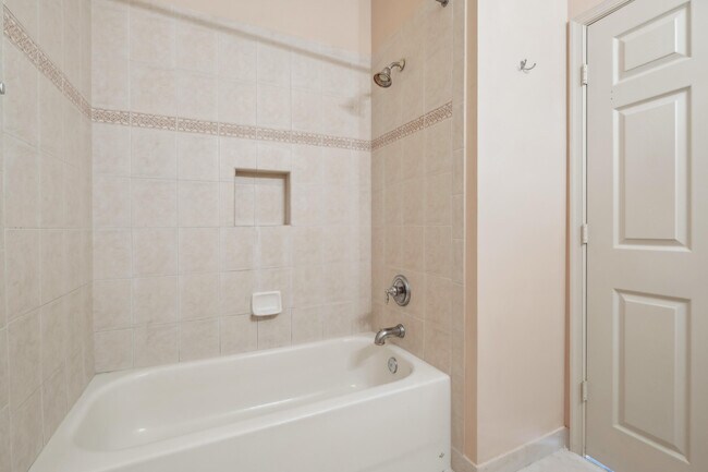Building Photo - 2584 Stockbridge Square SW