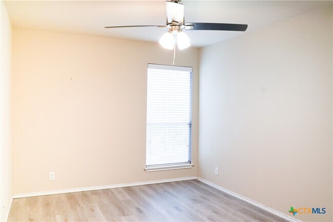 Building Photo - 11719 Wayward Daisy