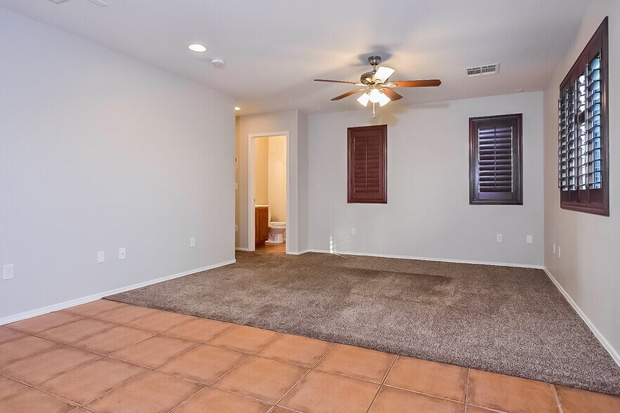 Building Photo - 10457 MIHELA Ave
