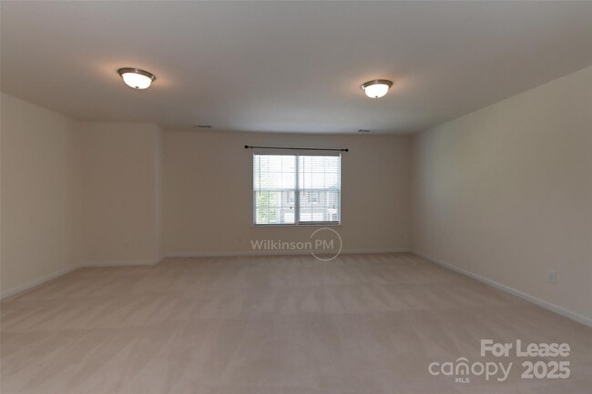 Building Photo - 9409 Pond Vista Court