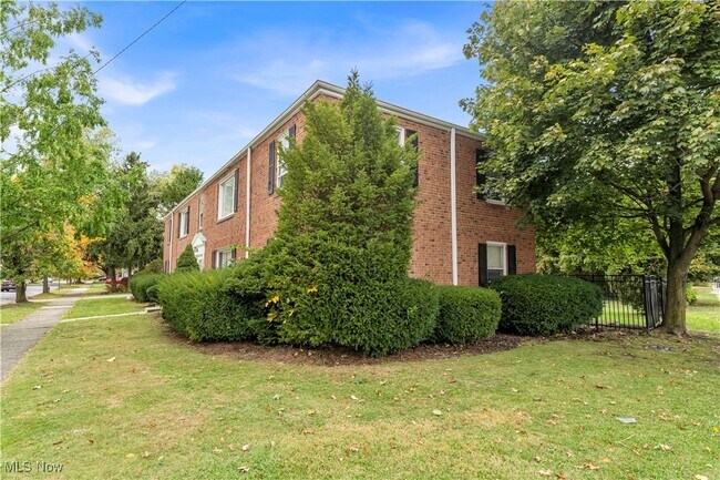 Building Photo - 3895 Kirkwood Rd