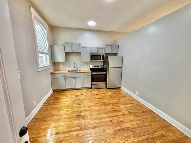 Building Photo - 1206 S Preston St