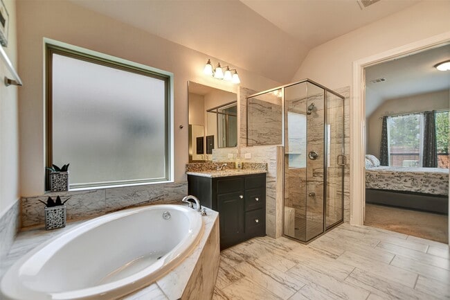 Building Photo - 10710 Balivcar Ct