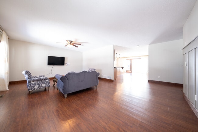 Building Photo - 15678 Duck Pond Way