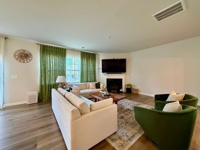 Building Photo - 15107 Nichols Hall Dr