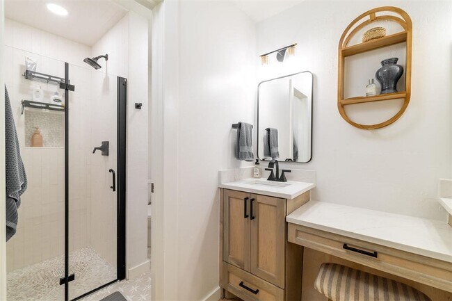 Building Photo - 4824 NW 73rd St