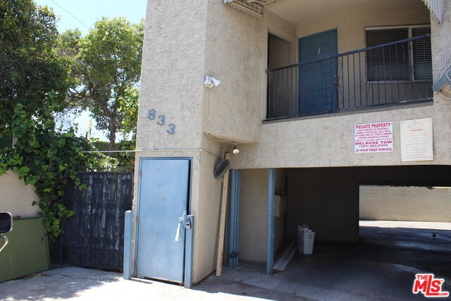 Building Photo - 833 N Normandie Ave