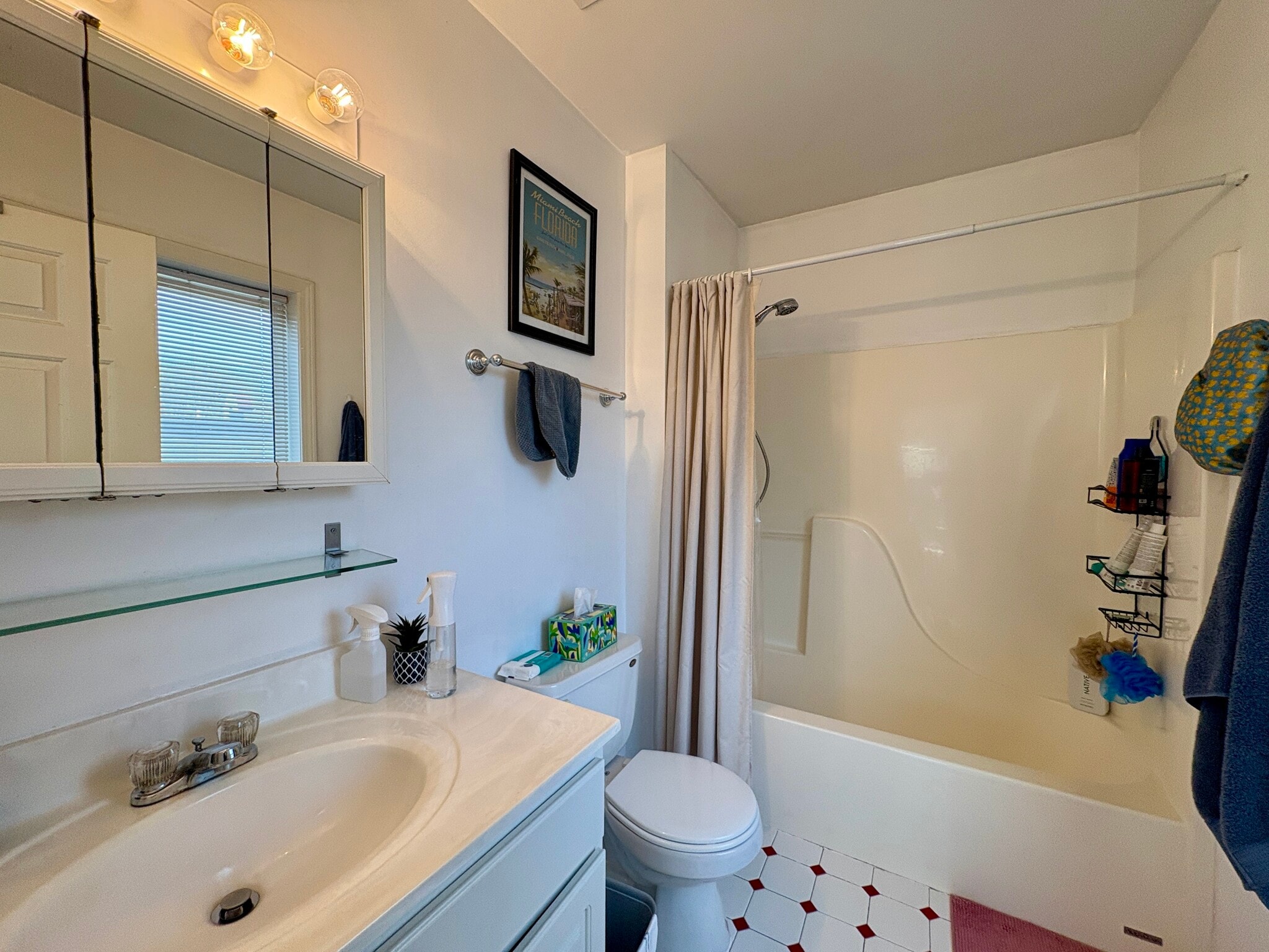 Building Photo - 20 Cameron St