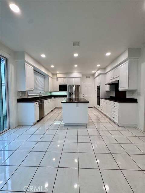 Building Photo - 19032 Avondale Ln