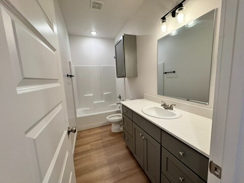 Building Photo - 5709 Kemper St