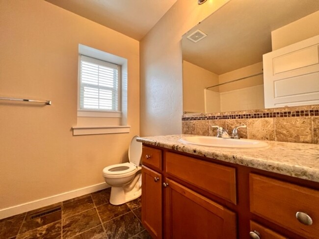 Building Photo - 4336 Cruzatte~Giant East Boise Home Close ...