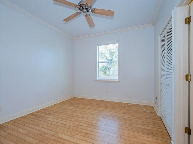 Building Photo - 5836 Pine Ridge Cir