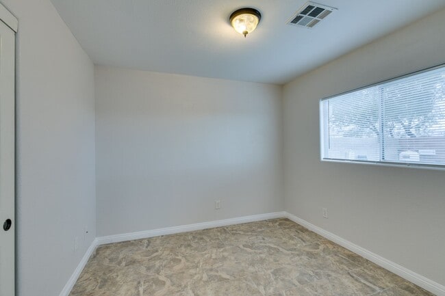 Building Photo - Beautiful Split-Level Home on Corner Lot with Pool and Spa!