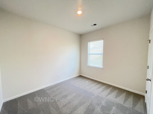 Building Photo - 134 Shorthorn Rd