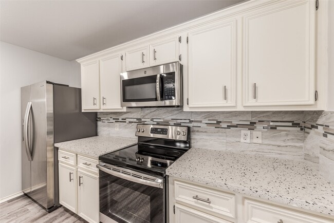 Building Photo - 1722 Redwing Bluff Dr