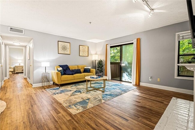 Primary Photo - 2610 Cumberland Ct SE