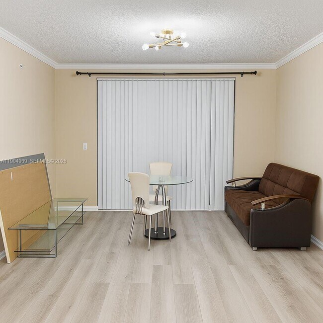 Building Photo - 17150 N Bay Rd