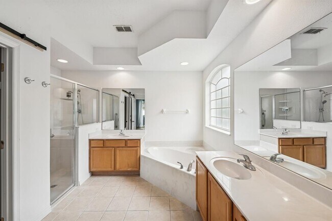 Building Photo - 5057 Coveview Dr