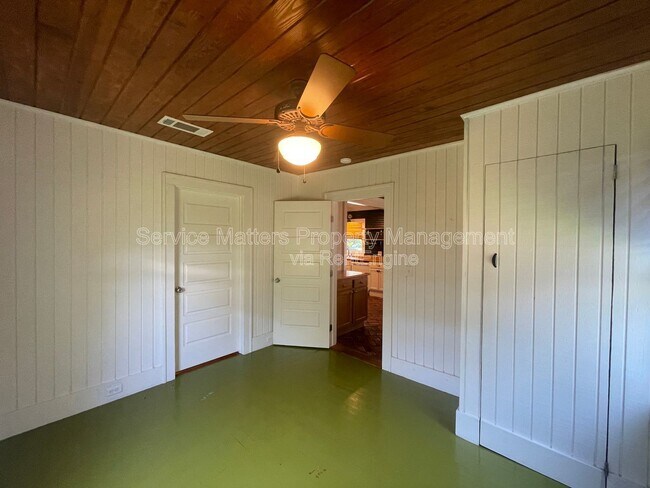 Building Photo - 2318 N 17th Ave