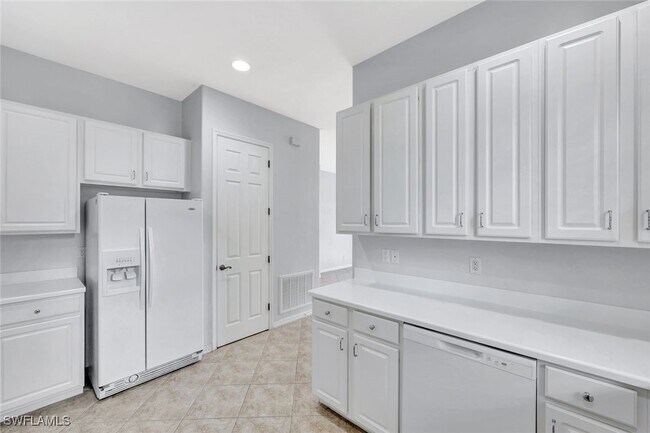 Building Photo - 1126 Medan Ct N