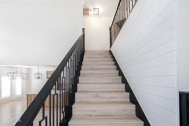 Building Photo - 918 Bellacumbre Dr