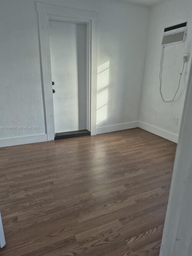 Building Photo - 66 W 13th St